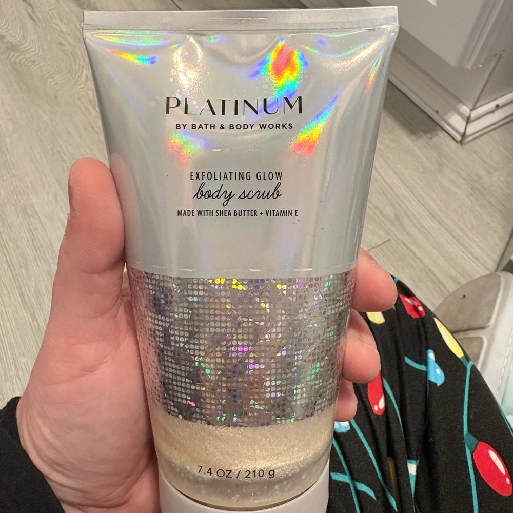Bath & Body Works Platinum Glow Body Scrub